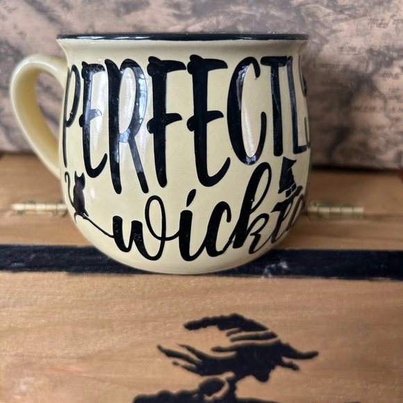 Yellow 'Perfectly Wicked' Mug in the shape of a cauldron for that witchy friend. - Picture 8 of 10